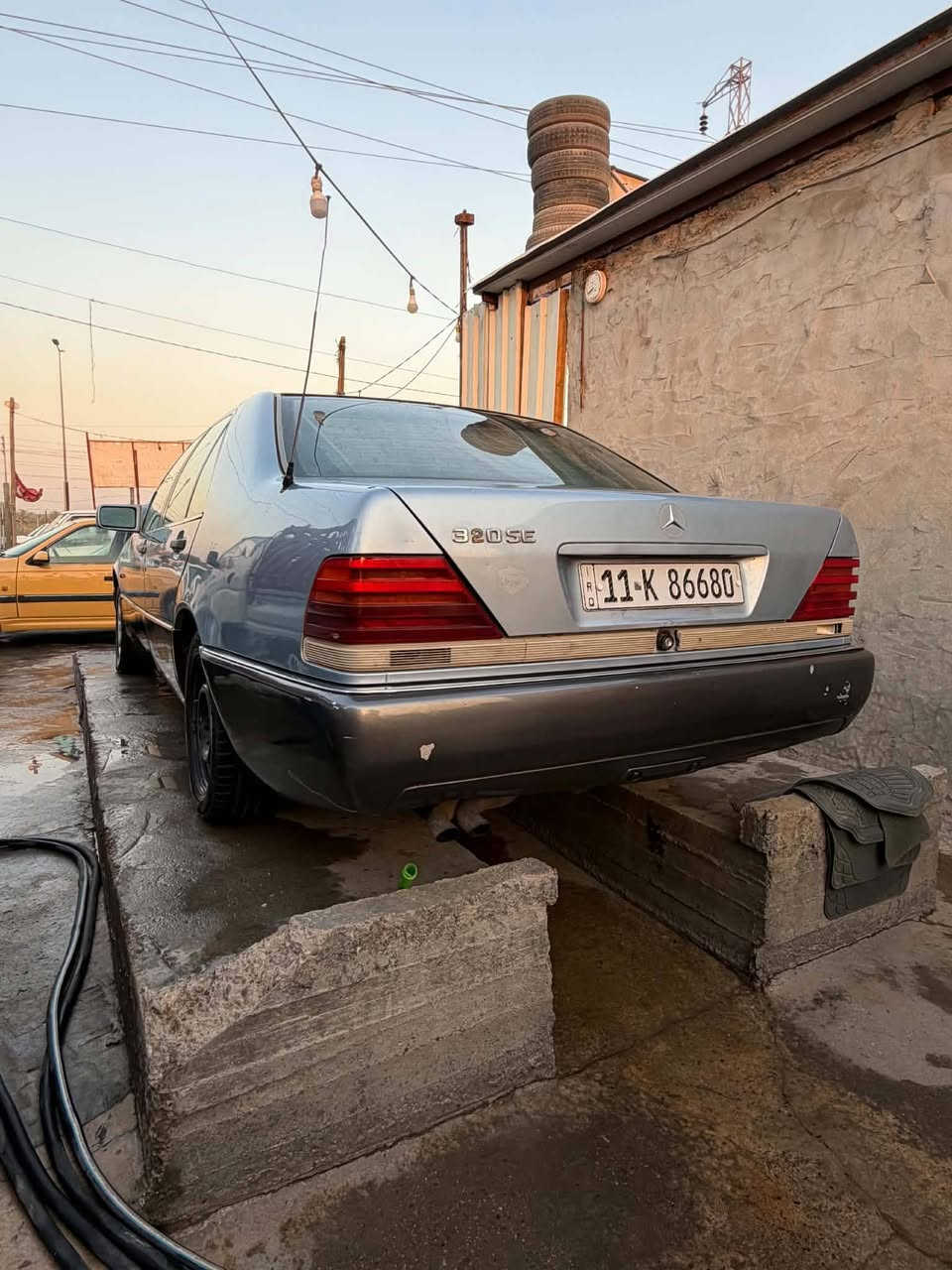سلام عليكم مره خصته صاحب الكروب
مارسدس شبح موديل 93
رقم بغداد انكليزي مصفره 
مداور ثاني يوم 
مكينه وكير جدد شادهن صالي ١٠ ايام بعدهن بضمان 
بيه خربطه بلكهربايات فقط 
تبريد ناقص غاز فقط 
فول مواصفات 
برده كهربائي 
كشنات كهرباء 
فتحه سقف 
وهواي بعد مواصفات 
للبيع او مراوس سعره ٥٥ وبيه مجال 
شعدك مراوس نزل 
مكاني حله مركز مدينه 
رقمي ***********
