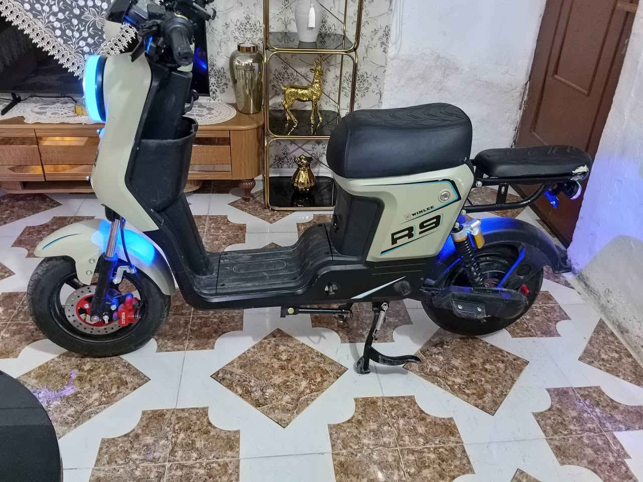 دراجه شحن R9المرغوب مكفوله بعدهي جيس السعر 700
***********
