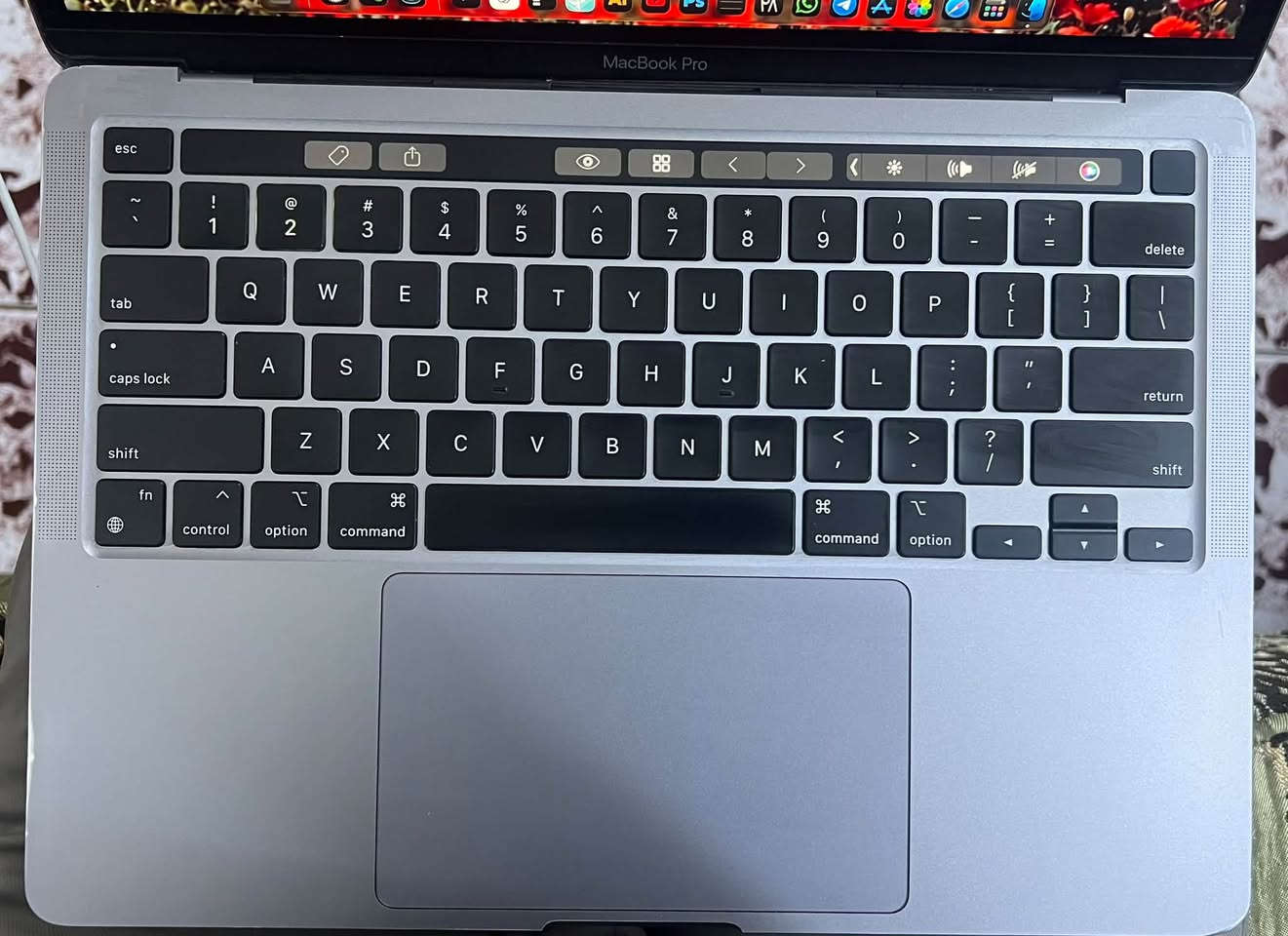 للبيع: MacBook Pro M1 (2020)
المواصفات: شاشة Retina 13.3 إنش | معالج Apple M1 | رام 8 جيجابايت | تخزين 256GB SSD | شريط Touch Bar وبصمة Touch ID.  

 الحالة: نظيف وبحالة جيدة 85%.
 السعر: 1،000،000 مليون .
 المكان: بغداد - البياع.
 للتواصل:
 اتصال: ***********
 واتساب: ***********

🔴 لا اتواجد على الماسنجر
