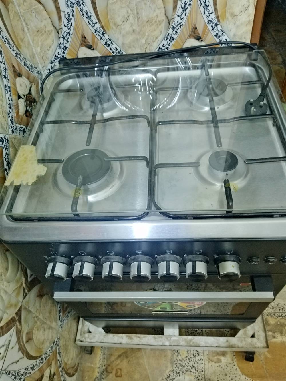 طباخ • استعمال شهر • فرن ما مشغل