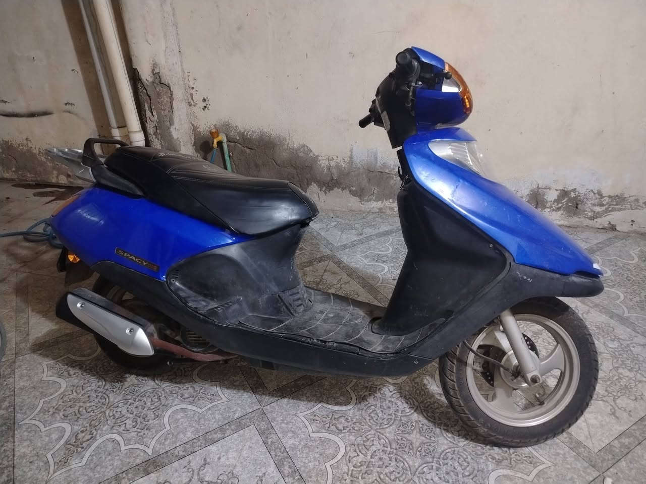 للبيع سبيسي صيني
مكينة ناعمة وكلشي بيهة شغال
السعر ٣٥٠ وبي مجال
***********
