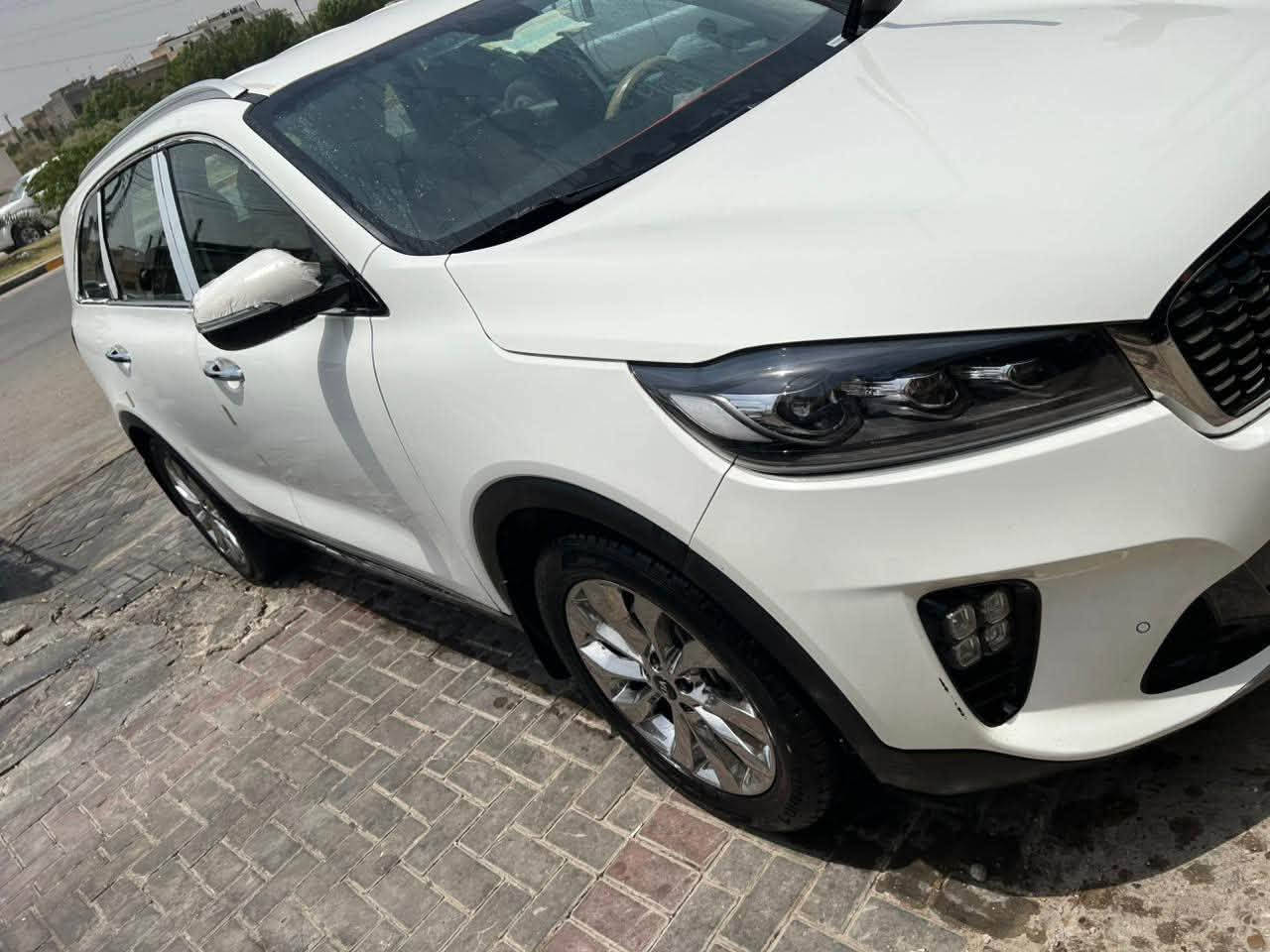 من وخصة الادمن
كيا سورنتو موديل 2019 خليجي 

ماشية حقيقي 46 الف كم 

7 راكب 6 سلندر 

بصمة تشغيل بصمة ابواب 

كشنات كهرباء 

ترحيب تشغيل السيارة والاطفاء 

كامرة شاشة 

بردات خلفية 

حساس خلفي امامي 

جنطة كهرباء 

كشنات جلد اسود بلاد 

ويل كروم 19 

لايت زينون اصلي 
السعر 23000 $

السيارة طرة صبغ مابيهه واضح الكلام مكفولة من الصبغ كير محرك تبريد كل شيء ميكانيكي وكهربائي مكفول بلادي شركة سيارة جديدة 

فقط البارد اللي موضح بالصورة فقط من جهة جنب السائق وصاير نهاية الباب واضح الصورة مكان السيارة بغداد 

للاتصال او واتساب 

***********

