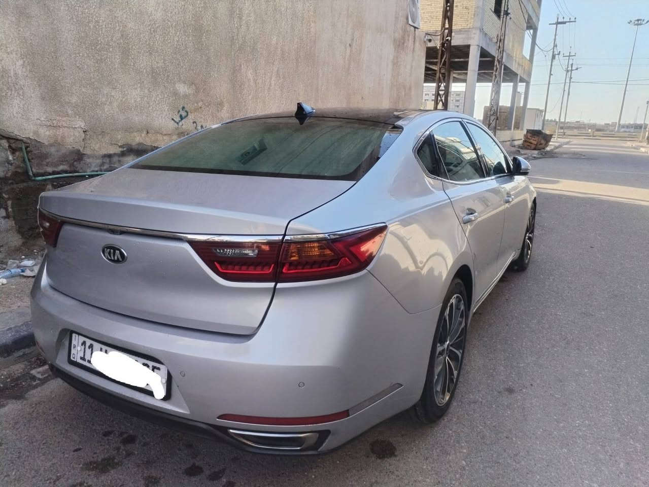 السلام عليكم ارخص سيارة بالشارع ارخص من الكورلا وبلاش
مستعجل على البيع فول الفول 
مواصفات خاصة مراوس حسب القناعة
كيا كادنزا
موديل 2018 وارد امريكي
ضرر 3قطع بدون دواخل والبنيد نفسه مامبدل
حادث جدا خفيف
فول مواصفات :-  ✅✅
فول ومكفول من الضربه القويه
مكينه 6 سلندر. اقتصاديه 4انضمه للبانزين
 سبورت واسمارت وايكو
بصمه تشغيل
بصمه أبواب
تبريد أمامي خلفي
تحكم ستيرن
شاشه كامره خلفيه مرايات شفط
حساسات خلفيه
داخل جل
مقاعد كهرباء ٢
ترحيب عن بعد
كشنات تدفئة تبريد
كشنات خزن ميموري
رادار. تحديد مسار
قياده ذاتيه دشبول صاج ملكي
مثبت سرعه
مانع انزلاق
بانورما سماعات سوني
رقم بغداد الجديد  مكان السياره البصره المدينه الرياضيه السعر 145 وبيهه مجال للطيبين 
للاستفسار الاتصال 
***********
