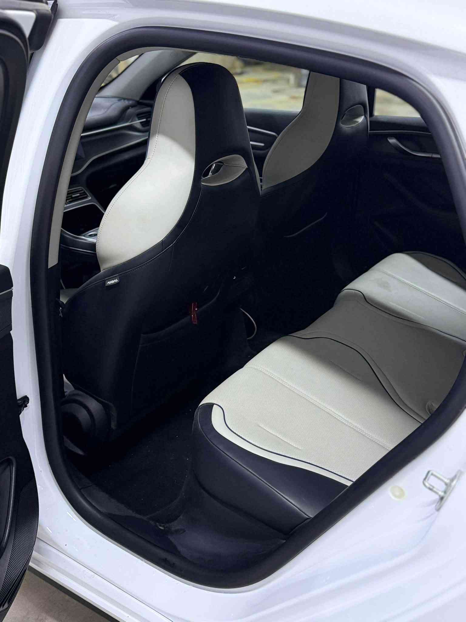 للبيع BYD دستروير موديل 2025 أم الضمان ماشية 28 الف رقم أربيل وكالة او تحويل ثاني يوم، كفالة عامة عدا بارد في باب السائق

ضمان الشركة العالمية
السعر 20 مليون وبيها مجال بسيط جداً
مكان السيارة الديوانية - حي الجزائر
للاستفسار: ***********
