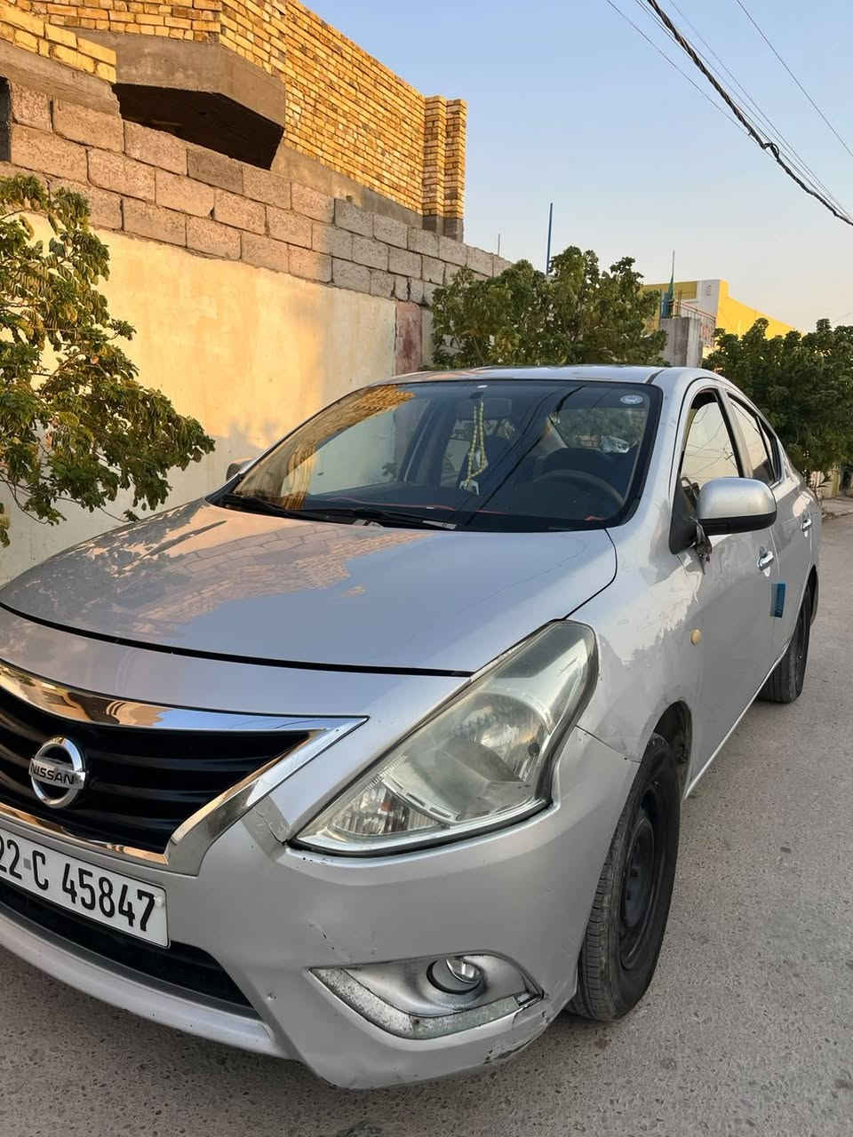 نيسان سني هندي بليته زركه موديل ١٧ رقم اربيل سنويه وهزه جديده بيهه بارد جاملغ جهت السايق وقبق جنطه بي شبر بدون صبغ وبدون دواخل مكاني ديوانيه السعر ٨٥
***********
