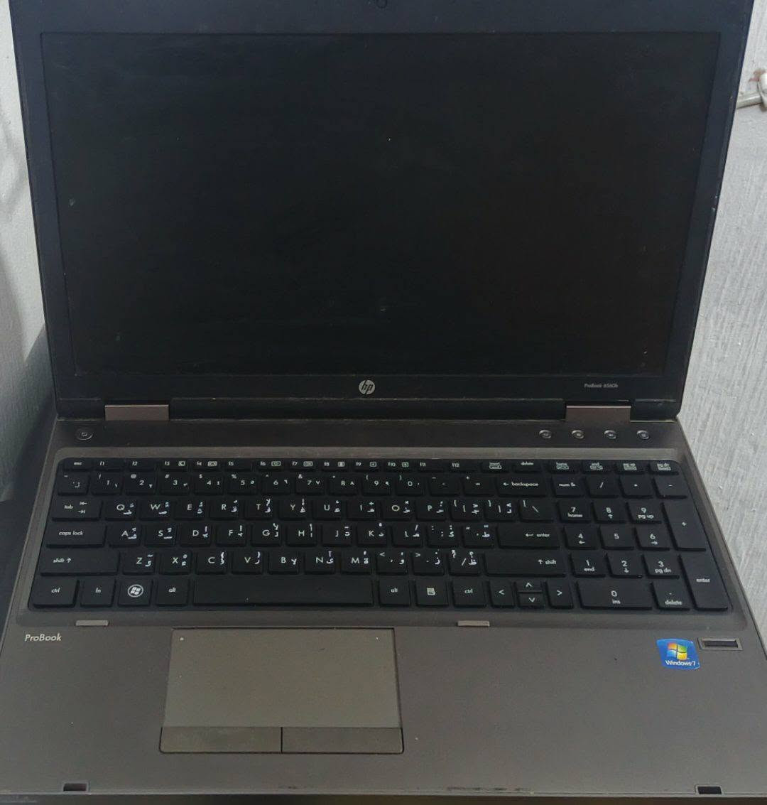 سلام عليكم 
لابتوب hp .... وندوز ٧ ..... نظيف استعمال جدا قليل....... مع الماوس....

للبيع السعر ١٨٠ ... ألف وبي مجال بسيط.... رقم الهاتف ***********
