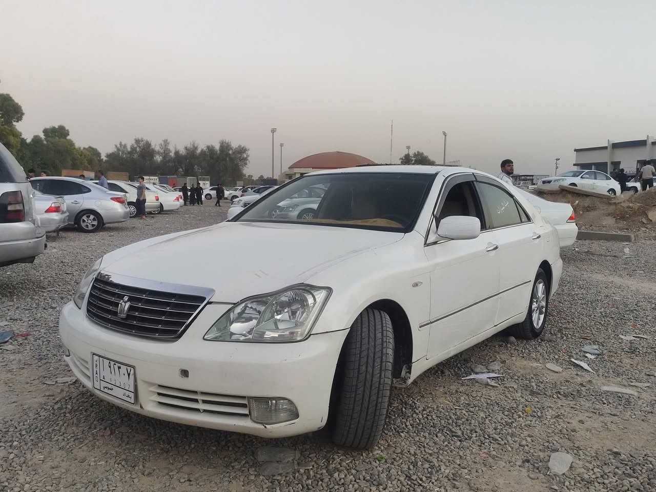 شاهینە موسی 2005 کۆد دار
یەک پارچەی ئەوروپای هەیە 
180 بێ دوکەڵ  
چوار تایە تازەی لەژێرە 
سعری 58  
ژ ***********
