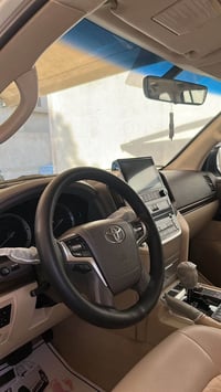 لاندكروزر • ٢٠١٩ • V8