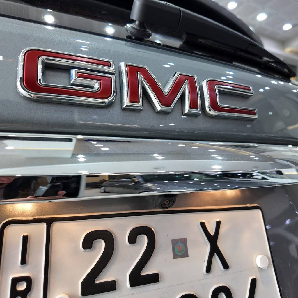 السلام عليكم GMC تيران موديل 23 رقم اربيل باسم شركه ماشيه 12الف بدون ضررايرباك تبدل باب خلفي فقط السعر 180 بيع فقط بدون مراوس ***********
