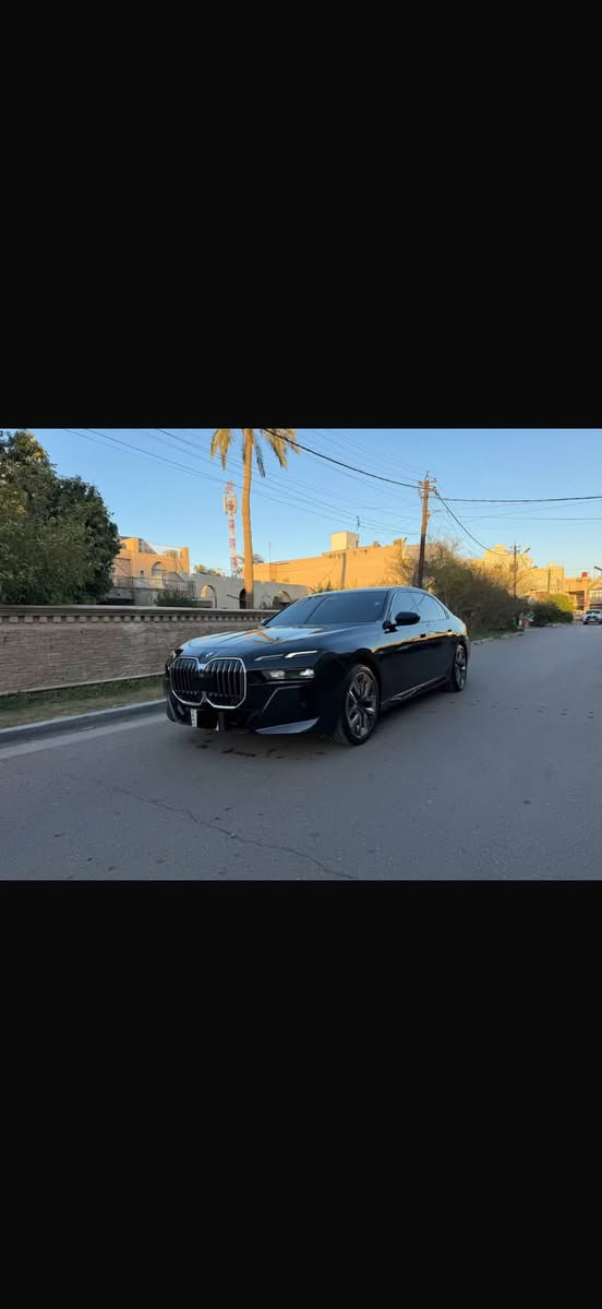 السلام عليكم للبيع فقط 
BMW . 740 . 2023
ماشيه 55 الف km 
حادث جاملغ فقط ومكانين تكحيل كارت 
السياره جديده بمعنى الكلمة احلى من الصور 
لون نيلي 
رقم اربيل تحويل مباشر 
المواصفات . ابواب شفط . دبل تحكم خلفي الهوه عباره عن شاشات مصغره في الابواب . سقف روز . قماره جام بلكامل غير متحركة . شاشه متصله . كامرات 360 . باقي مواصفات معروفه
السعر 62000$بيها مجال للشراي 
العنوان / بغداد / المنصور خلف البرج
***********
شاكر فضلكم وتعاونكم واعتذر عن عدم الرد على الرسائل
