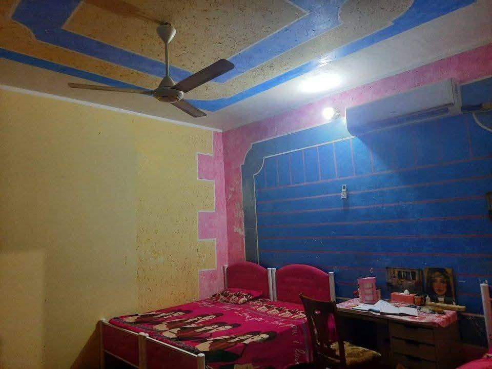 السلام عليكم ✋           بيت للبيع🏠 بناء حديث🏡
الموقع : حي اور الثانية2️⃣  شارع السبيس خلف جامع  الهدى  🕌🕌 
المساحة: 200 م على ساحة  
تفاصيل البيت العقار مكون من طابقين2️⃣  كونكريت  
#الطابق الاول1️⃣ من كراج خارجي 🏡ودرج شقه خارجي🪜  و من غرفتين2️⃣نوم 🛏️ و صالة واستقبال 🌿  ومطبخ 🧑‍🍳  ومجموعة صحيات داخليه وخارجيه 🚻 
#الطابق الثاني 2️⃣ يتكون من 4️⃣ غرف نوم 
وصالة ومجموعة صحيات 🚻 
عندك عقار🛖 للبيع ماعليك فقط مراسلتنا✉️
على صفحه✋او على اتصل على وتساب 📜*********** https://chat.whatsapp.com/CgF4j4SEF8eL8MxtcRHqut?s=cl&p=a&mlu=4&ilr=4

نص مكتوب في الصور:
- DMI NOTE 8 QUAD CAMERA
- REDMI NOTE 8 AI QUAD CAMERA