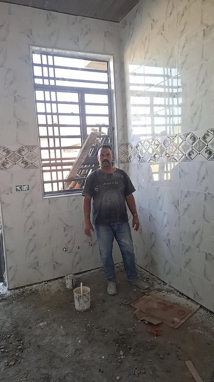 السلام عليكم تم انجاز بيت الخ احمد ابو جنات 
تستاهل كل الخير ابو جنات 

شغل درجه اولئ 

مرمر كرانيت كاشي فريمات دروجه حجر عليك فد تتصل عل قريشي  ونته مطمئن على بيتك 

***********اتصل
