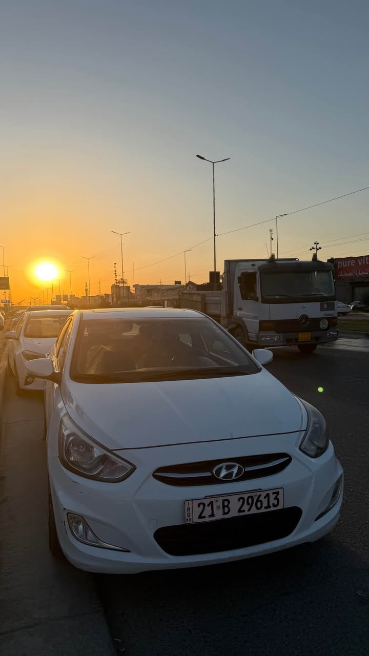 هيوانداي اكسنت موديل ٢٠١٥
فتحه سقف+ نظام ايكو + شاشه ايباد
ماشيه ١٦٠ الف كيلو
بدون قطره سبغ
بي حادث جداً بسيط
للتواصل *********** كركوك, العراق
