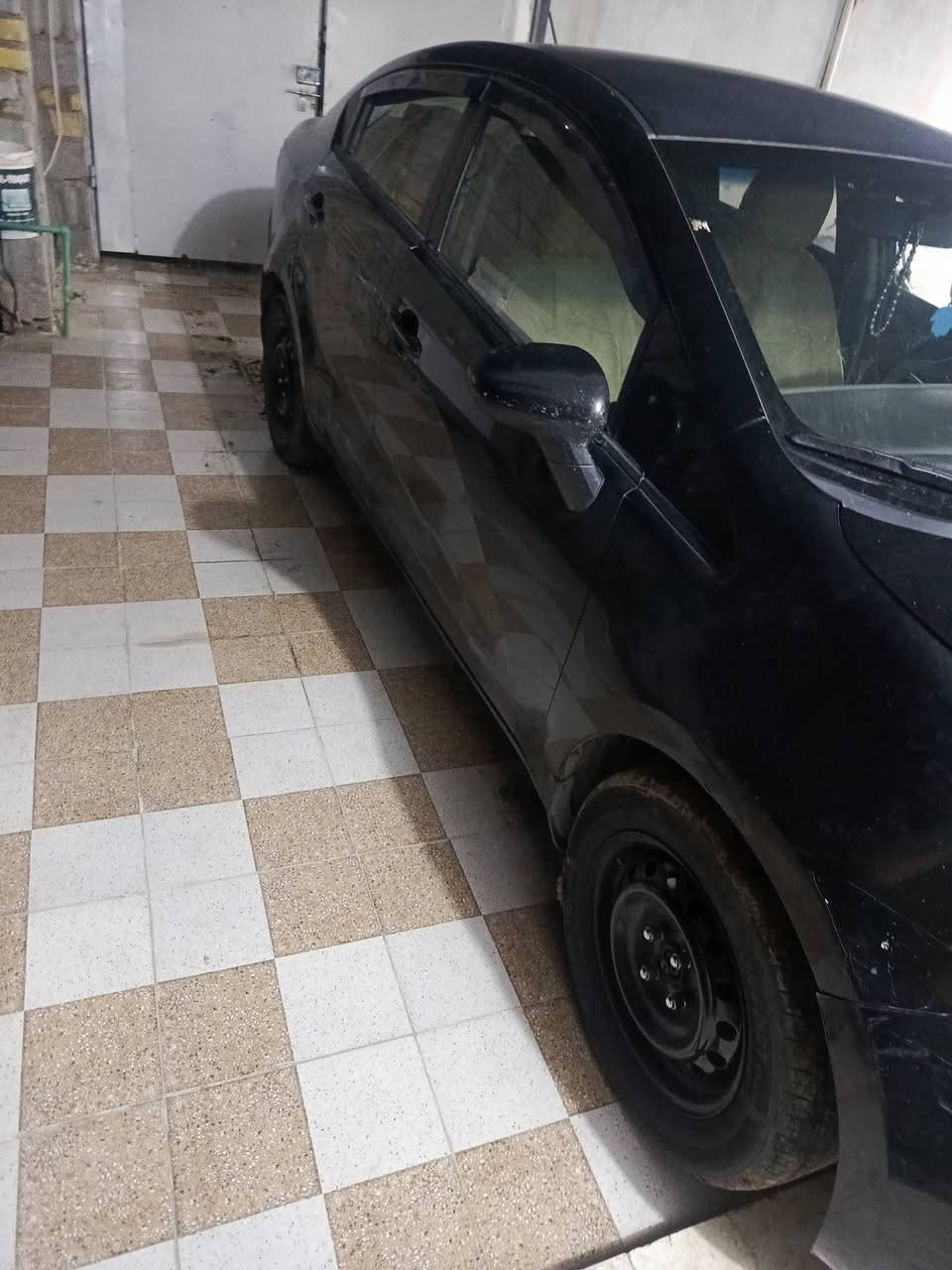 سلام عليكم كيا اريو امريكي مديل 15 سياره جتي اي مكينه مفتوحه حداديه خير من الله سونارها عدي استفسار اتصال عل رقمي ***********
