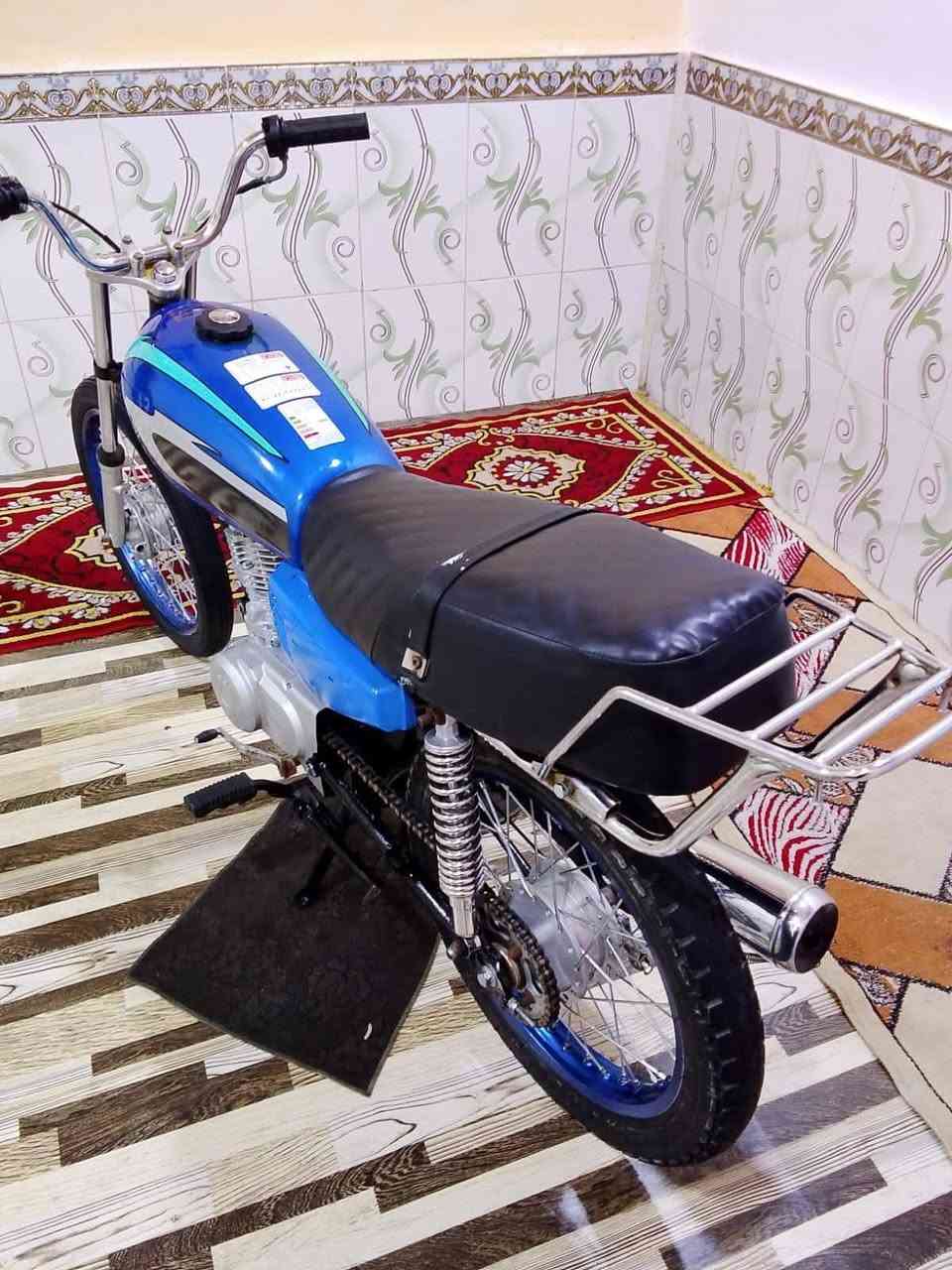 سلام عليكم دراجه يراني ادوات ادوات البيع سعر 450 وبيها مجال عنوان بصره جمهوريه ***********
