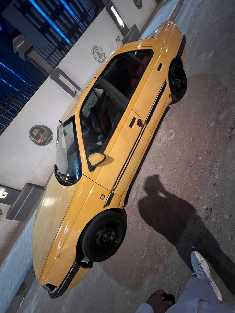 بيجو اربعميه وخمسه موديل 16 سياره مثل ما مصوره ما تشتغل تكسي مال واحد مشتريها للبيت فقط سياره كير محرك تبريد كهربائيات كلهم شغاله باتري كسر كارتون تايرات نص عمر اثنين وثنين جدد سياره جاهزه اتحط كير وتحرك اترايك وين ما اتريد وشرط اترايك والتبريد مشتغل لتواصل على وتساب او اتصال على هاذه الرقم 
*********** البصرة, العراق
