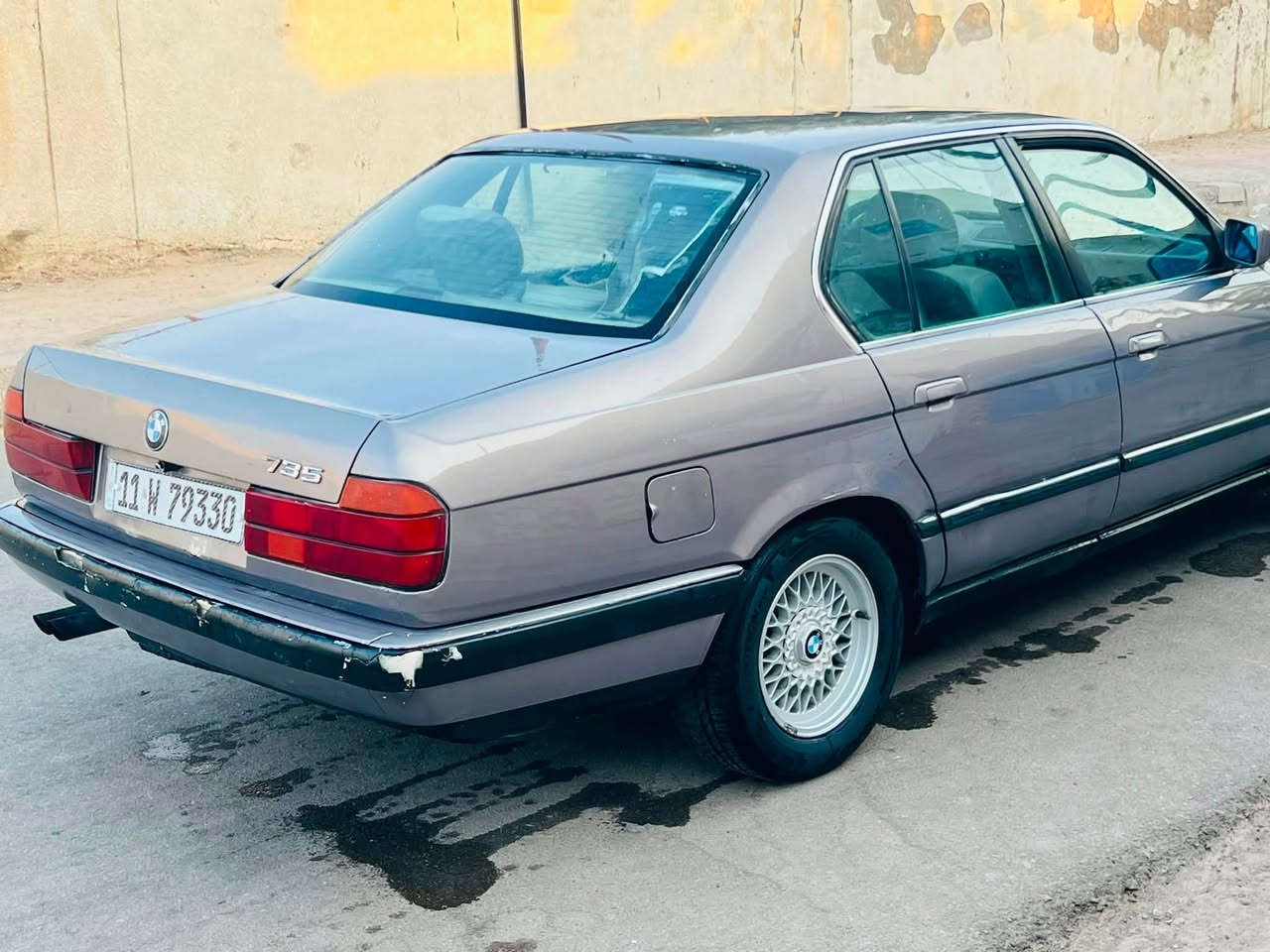 بيئم حجم 735 مكينه وكير بلادي كير عادي الكير سبع نمر موديل 1990 رقم بغداد تحويل مباشر سنويه إلى ٢٧ بيها منضومه  غاز عوزها ادامه مصبوغه عام للجماليه فقط سياره عل لبلاد نفس الصوره السعر ٤٥ وبيه مجال حك الجيه المكان ميسان ناحيه علي الشرقي 
متواجد علا هاذ الرقم فقط : ***********
