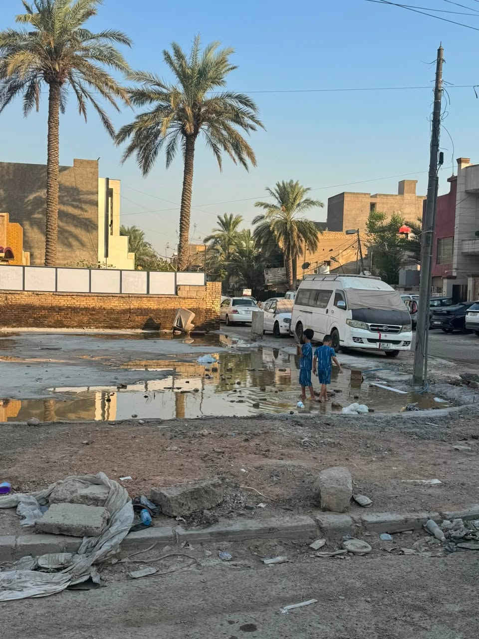 السلام عليكم 
➖قطعه ارض ركن  للبيع في شارع فلسطين :-  
▪️المساحة : 130 م  الواجهه : 13 م النزال : 10 م 
▪️ التقطيع : المساحة 80 م او 50 م 
▪️محله : 504 موقع جيد قريب الشارع العام 
▪️عنوان المكتب : مكتب الرحمن شارع فلسطين شارع مطعم قدوري مجاور مخللات عبودي 
                           للاستفسار : 
                      ***********  
                         ***********
