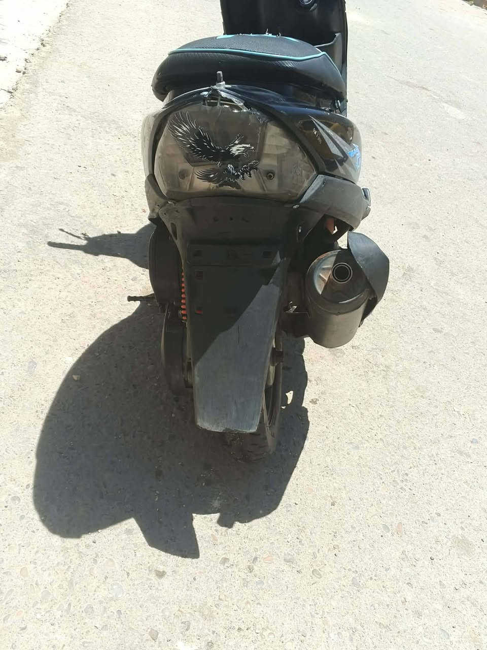 دراجه البيع ماكس عدله دراجه صارله سبوع من مجفته بس الباتري مال ما يقبط شحن وهيه تشتغل سلف سعر 400 وبيه مجال تصال فقط وتساب ***********
