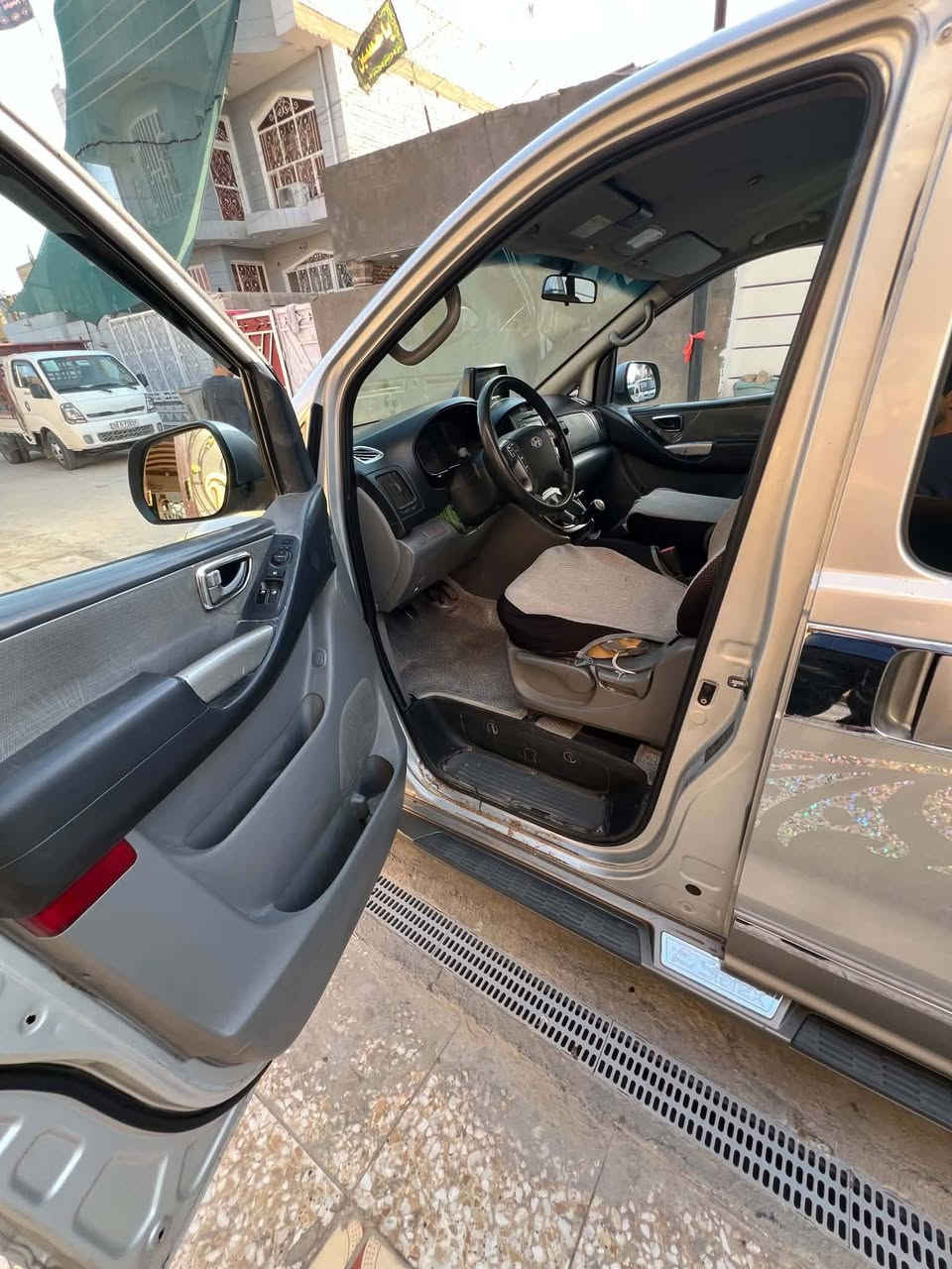 السلام عليكم ستاركس ٢٠٠٩ مسكر كير عادي بسمي بيها صبغ بس بلجنطه جاهزه من كلشي السعر ١٣٣ وبيها مجال
***********
