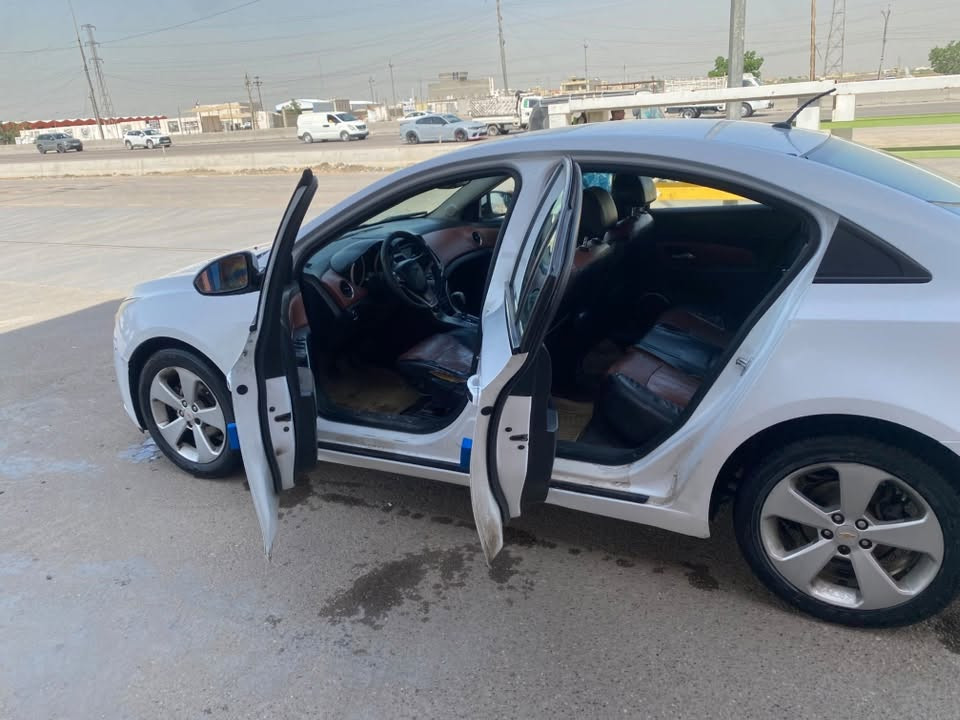 مرحبا كروز اعلة فئة بصمة حساسات جلد فتحة تحكمات  ٢٠١٢ خليجي بيهة صبغ بنيد وباب خلفي عكس السايق وتكحيلات بسيطه بدون حادث بيهة نقوصات بسيطه ابيعهة على وضعهة لعدم التفرغ السعر ٦٢ مكاني بغداد دورة رقمي ***********
