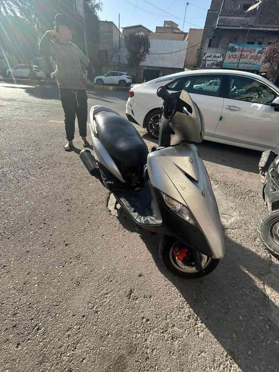 سلام عليكم ثعلب بلاديه دراجه برغي ممفتوح بل مكينه وكلها ع وضع الشركه بريكات امامي خلفي دهن جديد فلتر جديد بريكات بل مكان اشاير سكنات بكلايت لايت كله شغال قفل جنطه قفل ستيرن كله ع وضع الوكاله دراجه مال روحه وجيه رايده ب450 وبيها مجال حك جيه مكاني كاظميه
***********
