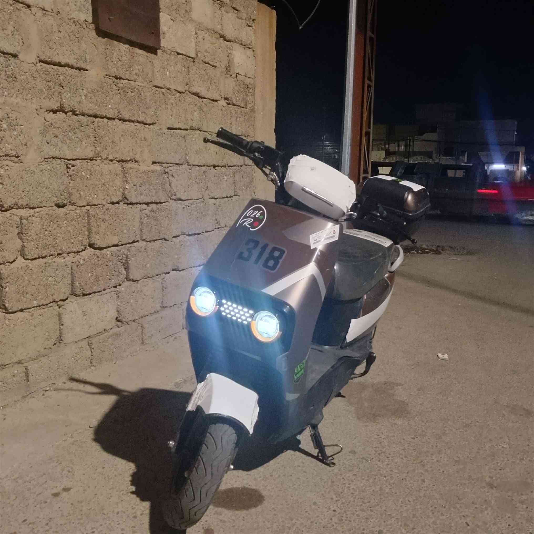 سلام عليكم عندي مطور شحن  318للبيع المطور كلو شرط نظام بك وكلو شغال السعر 700وبي مجال ***********
