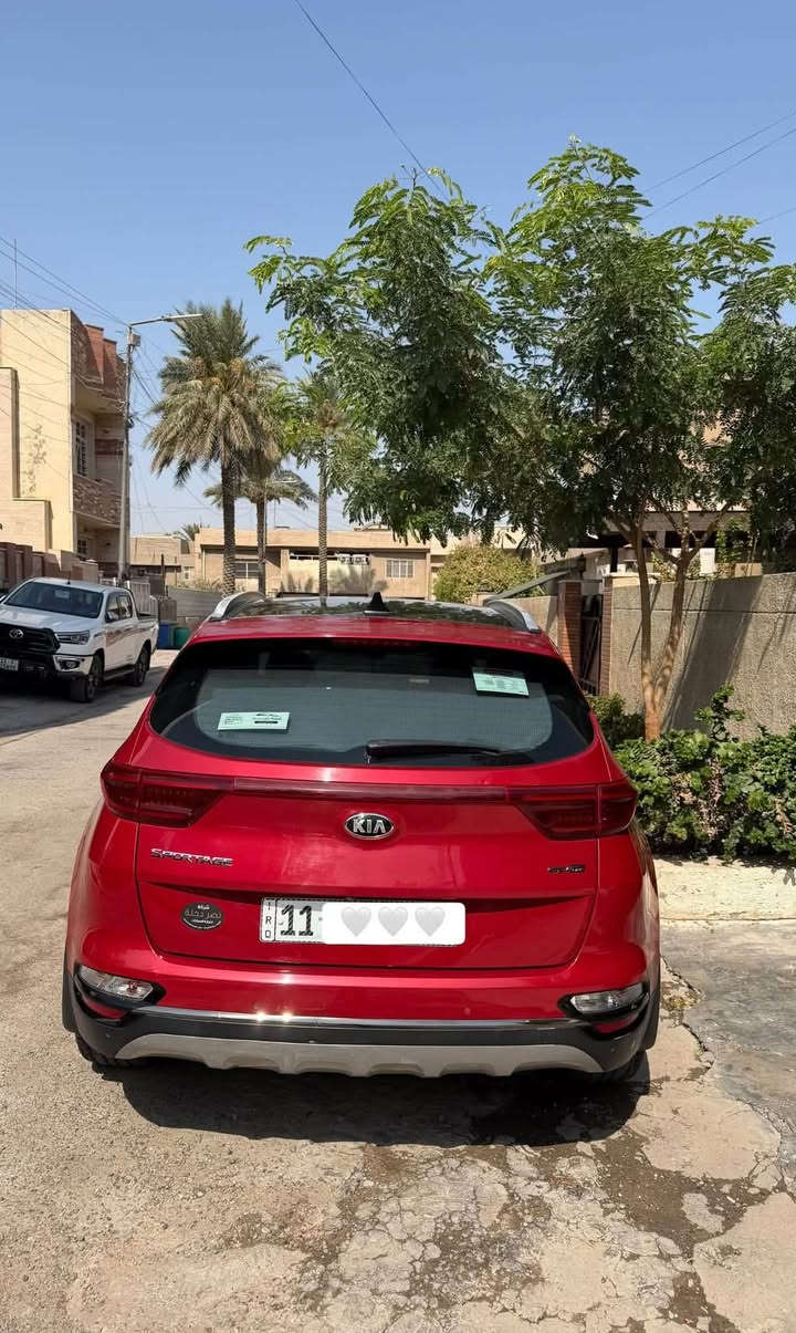 السلام عليكم 
للبيع كيا سبورتج 2021 Gt - line خليجية وكالة الدولية رقم بغداد السيارة مكفولة كفالة عامة لاضربة لاطخة لاصبغ لابارد ولاغيرها جديدة جداً وكل نقص مابيها صارلها ٦ سنوات عندي مستلمها من سنة ٢٠٢٠ شهر ٩ ولله الحمد الى الان مواصفات جيتي لاين معروفة
بانوراما
بصمة 
كشنات جلد وكهرباء
٨ ايرباك 
محرك ٢٠٠٠ دوش 
ويل نقشة جيتي 
حساس امامي خلفي
شاشة كاربلاي الكبيرة اصلية وكاميرا دوار
اوتو هولد سايد بريك بصمة 
والكثير من المواصفات الاخرى اتوقع مواصفات الجيتي معروفة مكاني بغداد زيونة والشراي يتصل ويدلل ***********
