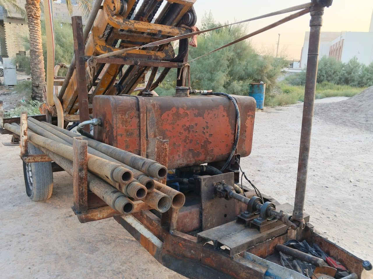 مكينه حفر ابار صناعه جديده مع الستاين عدد ثمانيه طول الواحده 3 م + ماطور روبن 3 انش مع الصوندات هاي المكينه صناعه جديده كامله قبل على الحفر زائد مكينه عنتر 87 بلاد اطارات نص عمر سنويه رقم بغداد صاحبها موجود في التحويل تريد تحويل او بدون السعر 13 مليون ونص موبايل ***********
