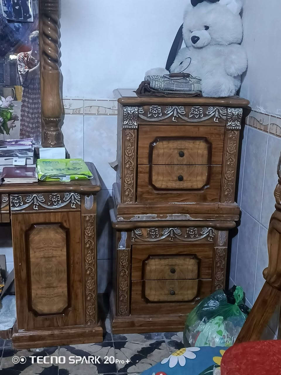 غرفة اخشاب تركي ماليزي نظيفه الجربايه فقط تاج ماموجود الجربايه  الغرفه نظيفه  قيم بما يرضي الله وخذوه العنوان كربلا للاستفسار المرسله ع رقم ***********

نص مكتوب في الصور:
- TECNO SPARK 20 Pro+