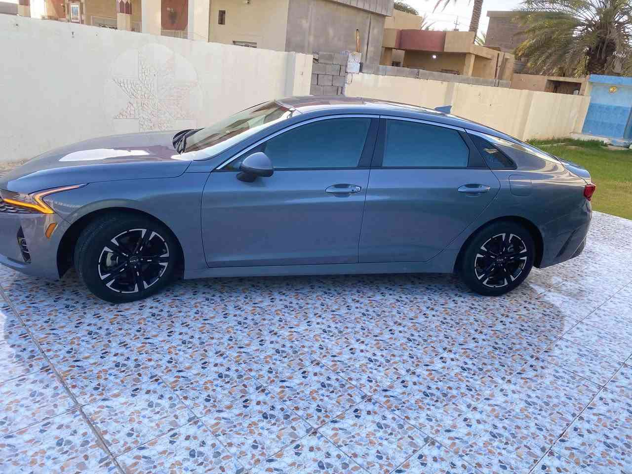 السلام عليكم 
كيا k5 2022 
معوقين رقم انبار
السياره نظيفه 
كفاله مكينه وگير 
بيها بارد بالجاملغ الخلفي مال امريكا 
والباب تبدل هنا بلادي نفس اللون 
وموضح كلشي بالفيديو
السعر 150 ورقه وبيها مجال 
***********
مكاني الرمادي
