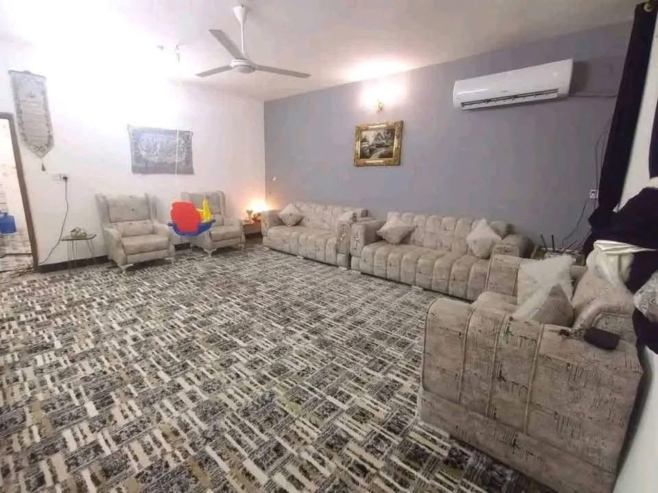 السلام عليكم مشتمل للبيع موقعه التراث شارع مقابيل المستوصف (البيت مدخل واحد)
للاستفسار مراسله ع الخاص او واتس ***********

