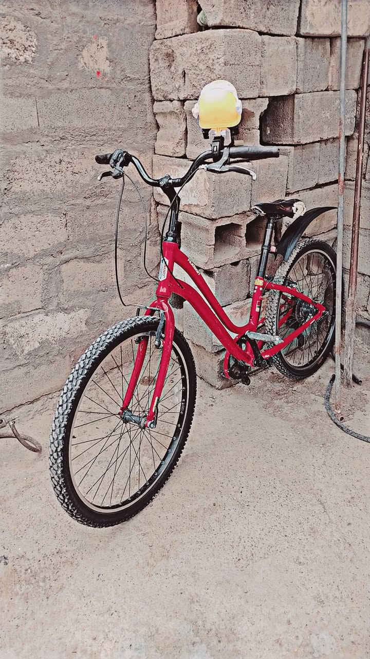 يلا اخوان على هذا البايسكل للبيع سعره 70,000 البايسكل المنيوم *********** هذا رقم الواتساب هذا رقم الواتساب
