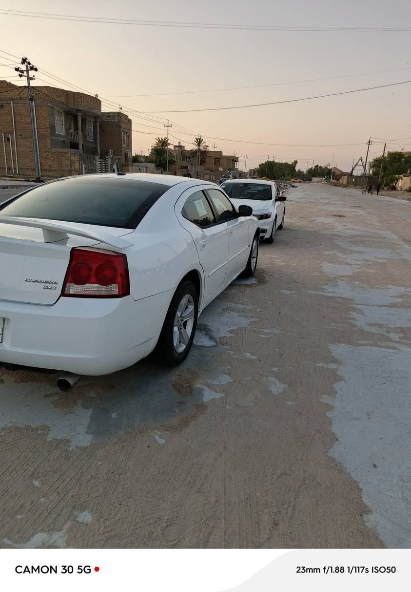 سلام عليكم جارجر موديل 10 خليجي مكفوله 
بس باب مصبوغ 
سياره جاهزه كير مكينه حداديه 
تبريد تخم تاير دواخل كارتون 
رقمه بغداد بسمي تحويل ثاني يوم 
مكاني ذي قار الشطره 
الخاص مفتوح 
رقم الهاتف ***********
