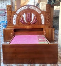 مكتبة • ميز امرايه • واتساب
