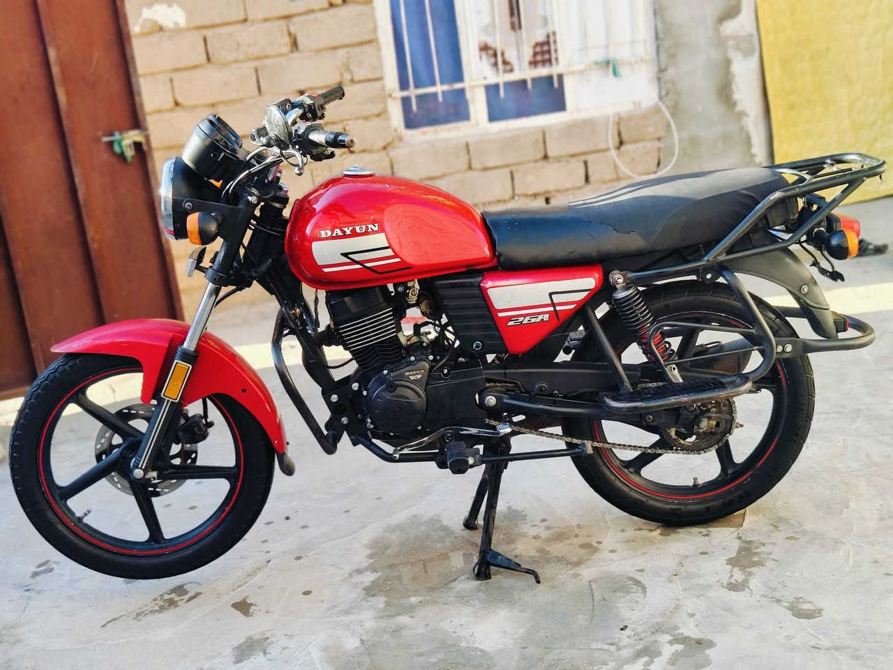 دايون 24 سكنر محرك 150 
دراجه ناعمه تخبل مكان نجف شارع مدينه 
سعر 1250 وبيه مجال 
***********

