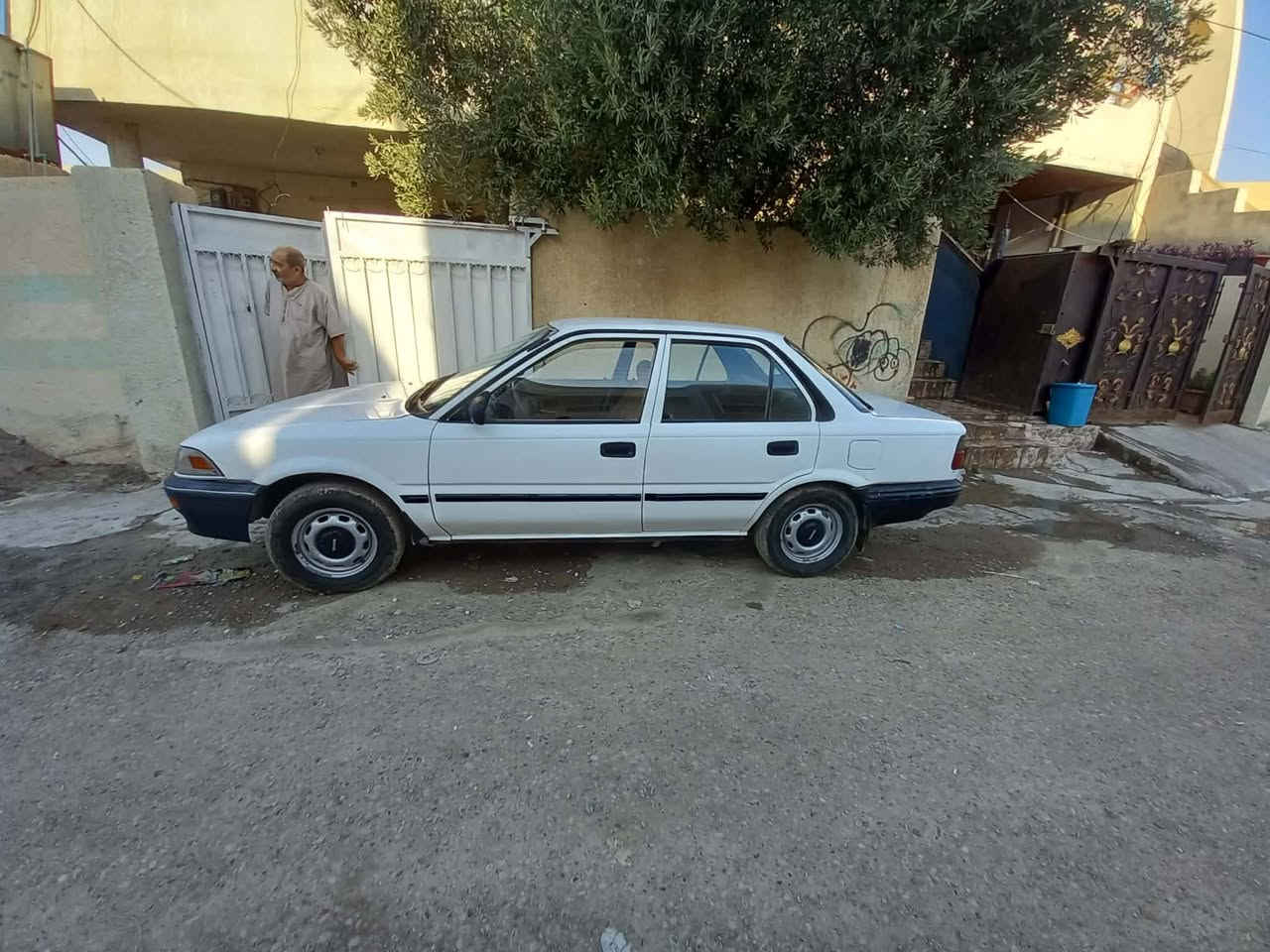 السلام عليكم
كورلا
موديل 1990
سياره بلاديه بدون صبغ 
 احله من الصور
كير مكينه شرط
رقم جديد دولي ثاني يوم التحويل
كهربايات شغاله من البكلايت للايت
صدر جديد تايرات تخم جديد
ربع ما تصرف عليها
السعر 50 وبيه مجال حك الجيه
اي ستفسار تصل ***********
