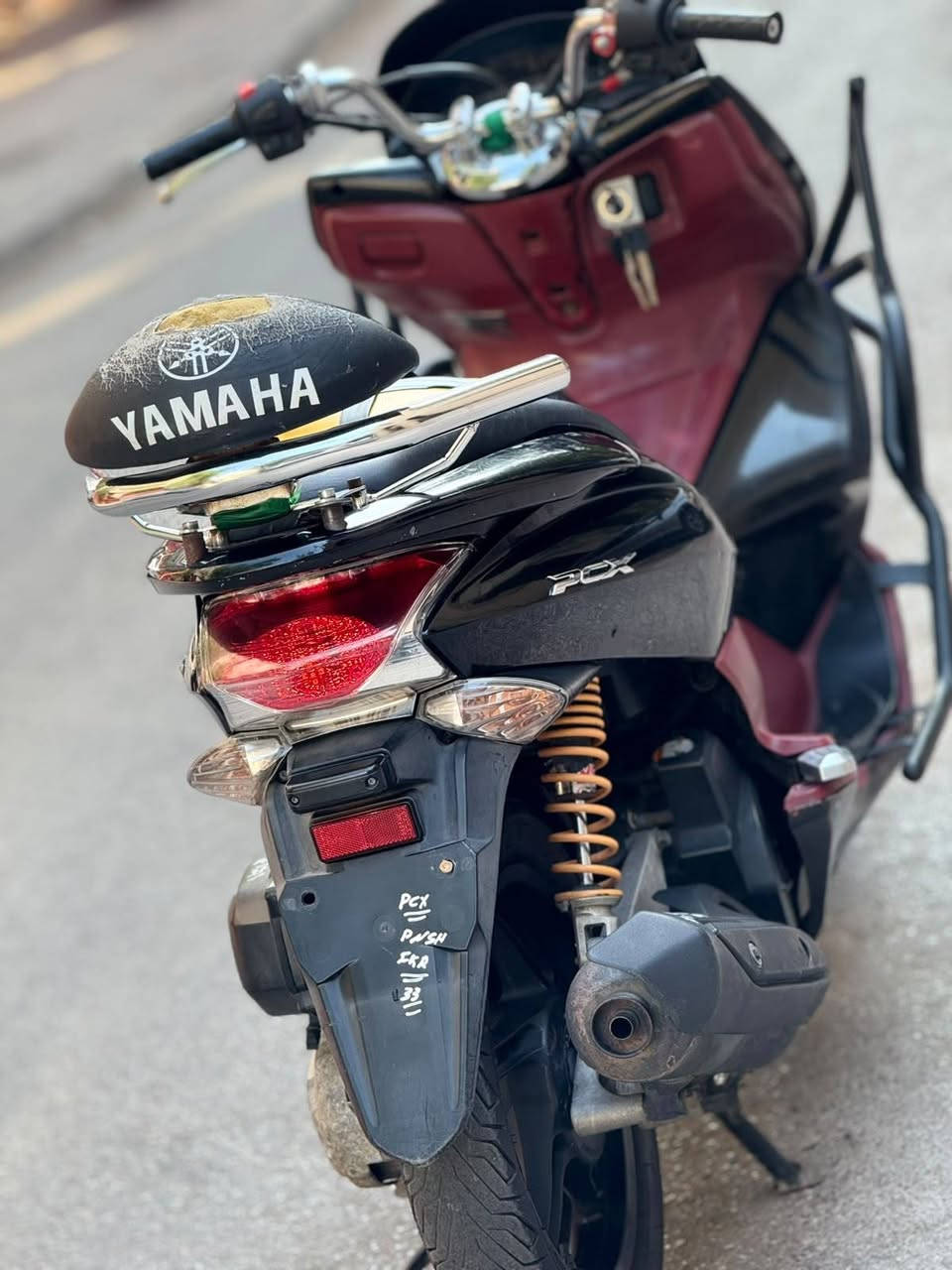 سلام عليكم....
دراجة (PSX)...(جيل الاول)  
🛵للبيع  ماشيه 28الف الفحقيقي ممتعوبه
دراجة شلعه معدل كهربائيات كلهه شغاله 
دراجة جديده  بلادية
أي نقص مابيهة دراجه مكفوله كفاله عامه بشرط علفحص اذا برغي مفتوح ترجع دراجة مال جناي 
جيب فيتر وتعال افحص مستعجل على بيعتهه السعر مليون و350
العنوان بغداد  الكرخ  الاستفسار الاتصال على الرقم 📞***********
