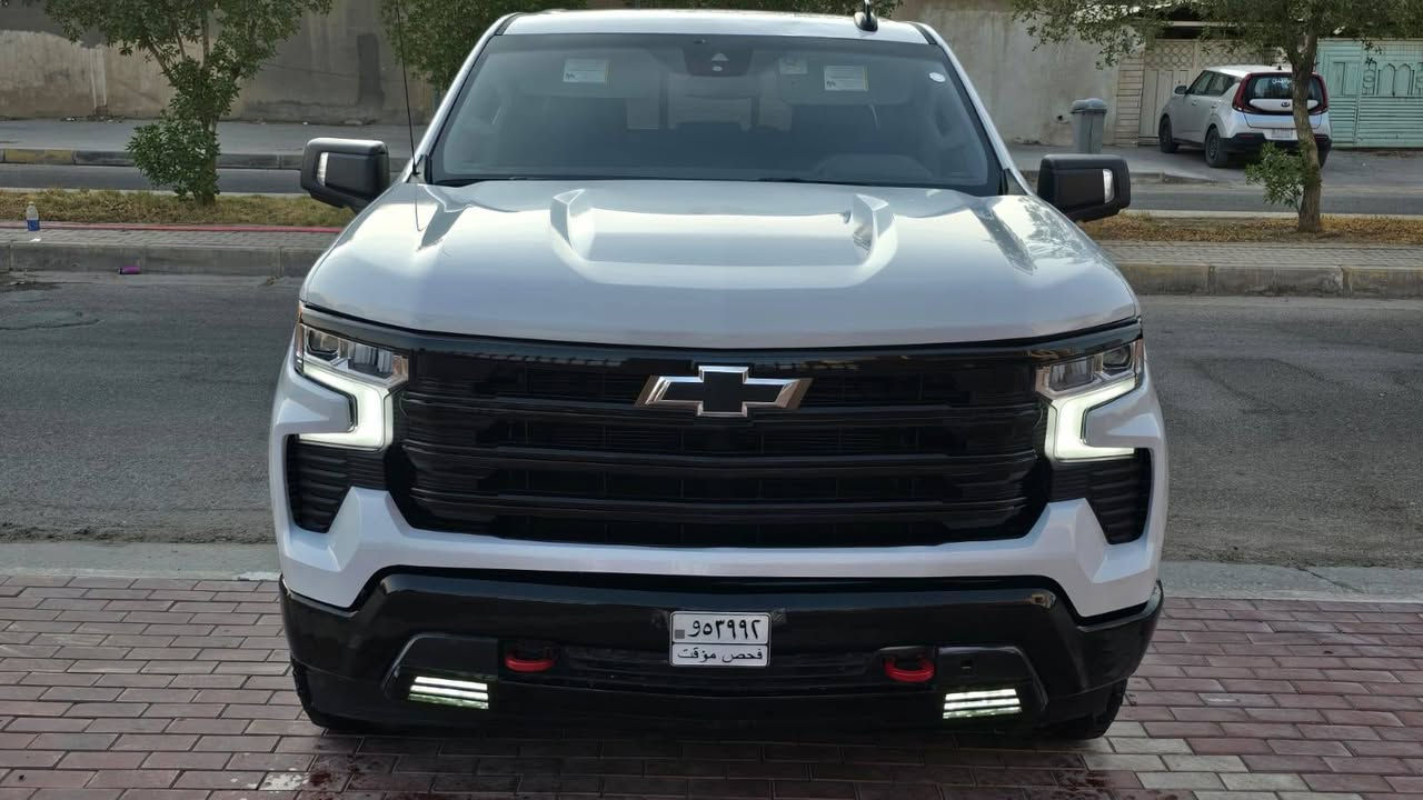 السلام عليكم
للبيع سلفرادو موديل 24 فئه RST Z71. دخول جديد مكينه 8 سلندر وارد امريكي حادثهة طخات خفيفه وبيهة رشات صبغ علكد  بدون دواخل البجم مكفول من الراديترات وشواصي ولغود للبدي اي ضربه بالداخل ماكو بيهة فقط صبغ مواصفات فول عدا الفتحه كير طرح دشبول الشكل الجديد فور ويل وسنكل ويل انضمه قياده متعدده تحديد مسار وسياقه اليه  شفتات ستيرن كامره دواره تشغيل عن بعد كشنات هيتر تدفئه كشنات كهرباء رادارات اماميه وخلفيه اوتو هولد  ماشيه 25 فقط الف شحن واير لس كشنات جلد بلاد بصمه ابواب سماعات بوس نضام صوت سايد بريك بصمه دشبول متغير الالوان وبيهة كلش هواي مواصفات بعد رقم فحص موقت والسياره حيل جديده وبسمي تحويل وين متريد اي محافظه للاستفسار ***********. مكان السياره كربلاء السعر 268$ وبيهة مجال حك الجيه وماكو هيج سعر نهائي،
