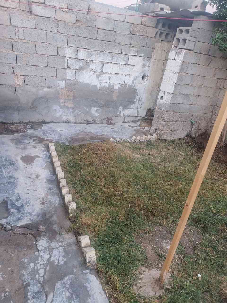 السلام عليكم،،،،من رخصت الادمن ممكن موافقه
​🏠 بيت للبيع - الفلوجة / الجولان الثانية
​ الموقع: الفلوجة - منطقة الجولان الثانية (حي الأرامل)
 السعر المطلوب: 20 مليون  (وبيها مجال للشراي الجاد)
​✨ تفاصيل  البيت:
​طرمه مع حديقة صغيرة 
​ 
​غرف نوم+ وصالة.+
​مطبخ.+منور+ حمام+ بيتونه بدون سقف+ديوانيه بدون سقف
مساحة البيت / 150/متر
​
​📞 للإستفسار والمعاينة:
يرجى التواصل عبر الخاص أو الاتصال على الرقم:   ***********

