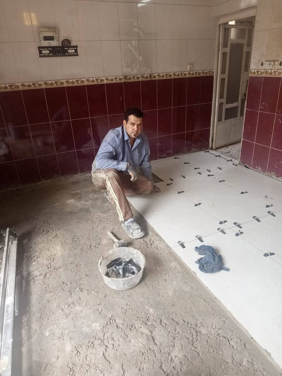 كادرنا مصري جاهز لكافه اعمال الواجهات و الفوم التركي والطلس وتطبيق كافه اعمال البورسلين. شغل هندسي وعلي الليزر وتصاميم عالميه بغداد ***********
