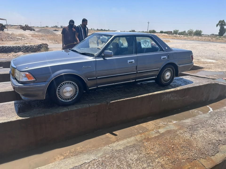 اصولي كفاله عامه رقم انكليزي كلشي بيها شغال من الدعاميه للدعاميه سياره مرتبه وحلوه اي نقص مابيها مكان بغداد سعر اقره التفاصيل

مكينه D4 كفاله كير ومكينه واكسل

كشن كهربائي

 تبريد شغال

 شاشه تاب

سنتر لك بيبان شغال

تخم تاير جديد

صدر جديد

داخلها جديد

لايت عالي ناصي بجم جديد بيها 

راديتر جديده 

اكو بعد شغلات بيها حلوه شغالات ماذاكرهن 

سعر 47 
***********
