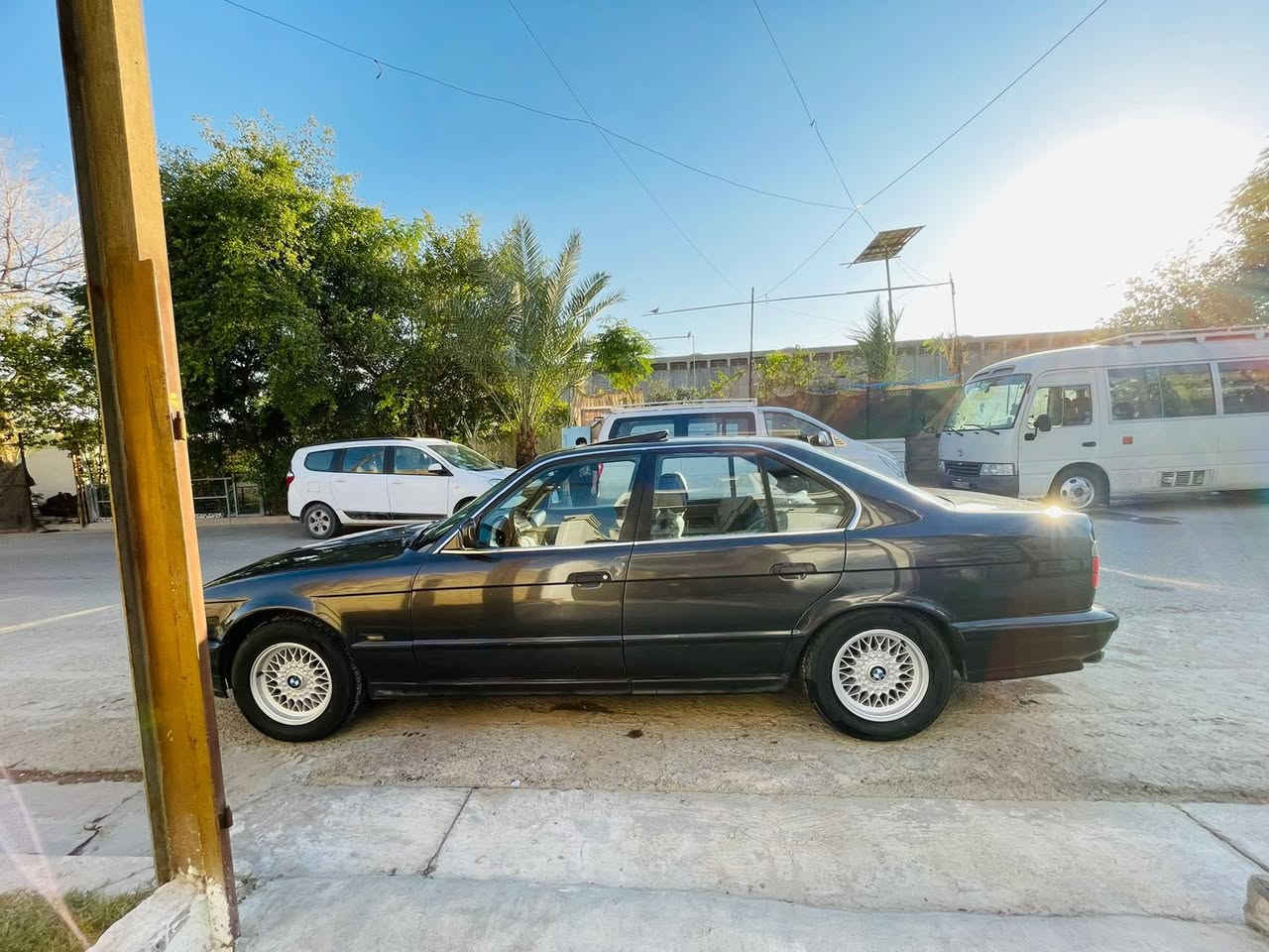 السلام عليكم
BMW 525i🇩🇪للبيع 
🪐اصل525
🪐حاليامكينه 6-25 مسكر 
🪐عدله مشروطة حاوية
🪐موديل1992
🪐رقم بغداد دولي
🪐شرط التحويل 
الصبغ للجماليه فقط 
🪐اللون اسود غير محدد 
🪐 تبريد شرط ثلج
🪐سلايد روف طكتين
🪐منظومت زنون اصلية
🪐حدادية امامية وخلفية
🪐جديده 100‎%‎ 
🪐ادامه كاملة للمنضومات الاحتراق من فيتبم الى اخره 
🪐راديتر  او حاضن جدد انسى الحماوه نهائياً
🪐سستم صوت مضخم 
🪐غرفه جديده كشنات جلدmكهربائي
🪐 دبل كومبيوتر 
🪐تخم ويل خلية اصل 
🪐وبي تخم تاير جديد اقل الشهر من شديته 
باتري جديد بعده بل ظمان 
🪐سنتر لوك شغال
🪐جام كهربائي ٤ شغال
🪐كل تفاصيل السياره شغاله 
🪐كهربائيات بدون جطلات 
🪐السياره بيه نصبه كلش حلوه وكاعده واحلى من الصور

🪐مكاني بغداد البياع

🪐السعر 58$💵

🪐للاستفسار***********
