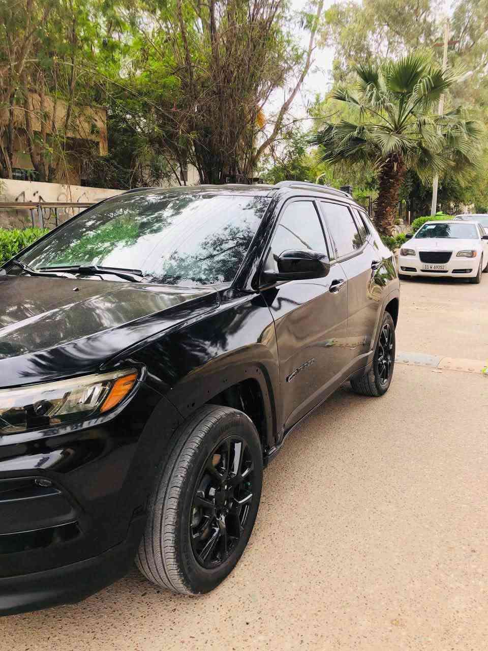 *للبيع جيب كومباس 2023 Altitude 4x4 وارد أمريكي -
*السعر: 145 ورقة - وبيها مجال بسيط للشراي الجاد* 
 
المواصفات 
- *الموديل*: Jeep Compass 2023 فئة Altitude X4 
- *المحرك*: 2000 تيربو 4 سلندر بقوة 200 حصان 
- *الدفع*: رباعي 4x4 
- *الممشى*: 8,000 ميل فقط - بعدها جديدة 
- *اللون*: أسود ملكي مع جنوط 18 إنش سوداء بلادية 
- *المواصفات*: شاشة 10 إنش كبيرة، نظام Uconnect 5، Apple CarPlay وايرلس، كاميرا خلفية، رادارات، نقطة عمياء، مثبت سرعة ذكي، تدفئة كشنات أمامية + تدفئة ستيرن، تشغيل عن بعد، بصمة، مكيف لمس ثنائي، 
 
حالة السيارة 
- *وارد أمريكي نظيف* 
- *الضرر السابق*: تبديل جاملغ + بنيد فقط، لا شاصي ولا ضرر قوي 
- *الحالة الحالية*: مصلحة ونظيفة، بعدها بيها نواقص بسيطة جداً ما تأثر على المشي 
- *الترقيم*: بعدها ما مرقمة، تترقم بأي محافظة تريدها - الأوراق كاملة وجاهزة 
- *الفحص*: افحص وين ما تريد 
 
*📍 السيارة موجودة حالياً [ البصرة - القرنة ] 
 
*للإتصال والاستفسار: [ *********** ] - واتساب متوفر 24 ساعة*
