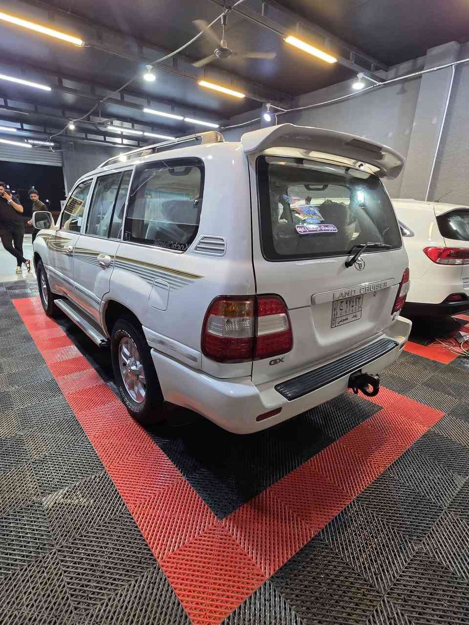 السلام عليكم 
لاندكروزر مونيكا 2007 

السياره مكفوله من الصبغ

مواصفات السيارة GXR

مكينه 6 سلندر 4500

كير ومكينه واكسلات خير من الله 

قفل مركزي

اربع جامات اوتو

گير اوتو ماتيك

لوكير شغال 

قفل اكسل ثكيل وخفيف

7 راكب

دبل تانكي 
تبريد 3 قطع مركزي

بيها ثلاجه تجرش

صدر أمامي وخلفي كله جديد

تخم تاير ياباني

وبعد بيها هواي شغلات ما مذكوره

السياره جديده بمعنى الكلمة

وبل عافيه عل ياخذها

السعر 173 وبيها مجال 

العنوان ميسان العمارة

للتواصل والاستفسار

بي واتس اب واتصال

***********
