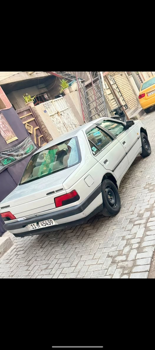 السلام عليكم
بيجو 405 GLX
2018 رقم بغداد انكليزي 
السياره جاهزه من كلشي 
لاضربه ولا صبغ ولا خياسات
مكاني بغداد الحريه السعر ٤٨ وبيها مجال 
*********** بي واتساب
