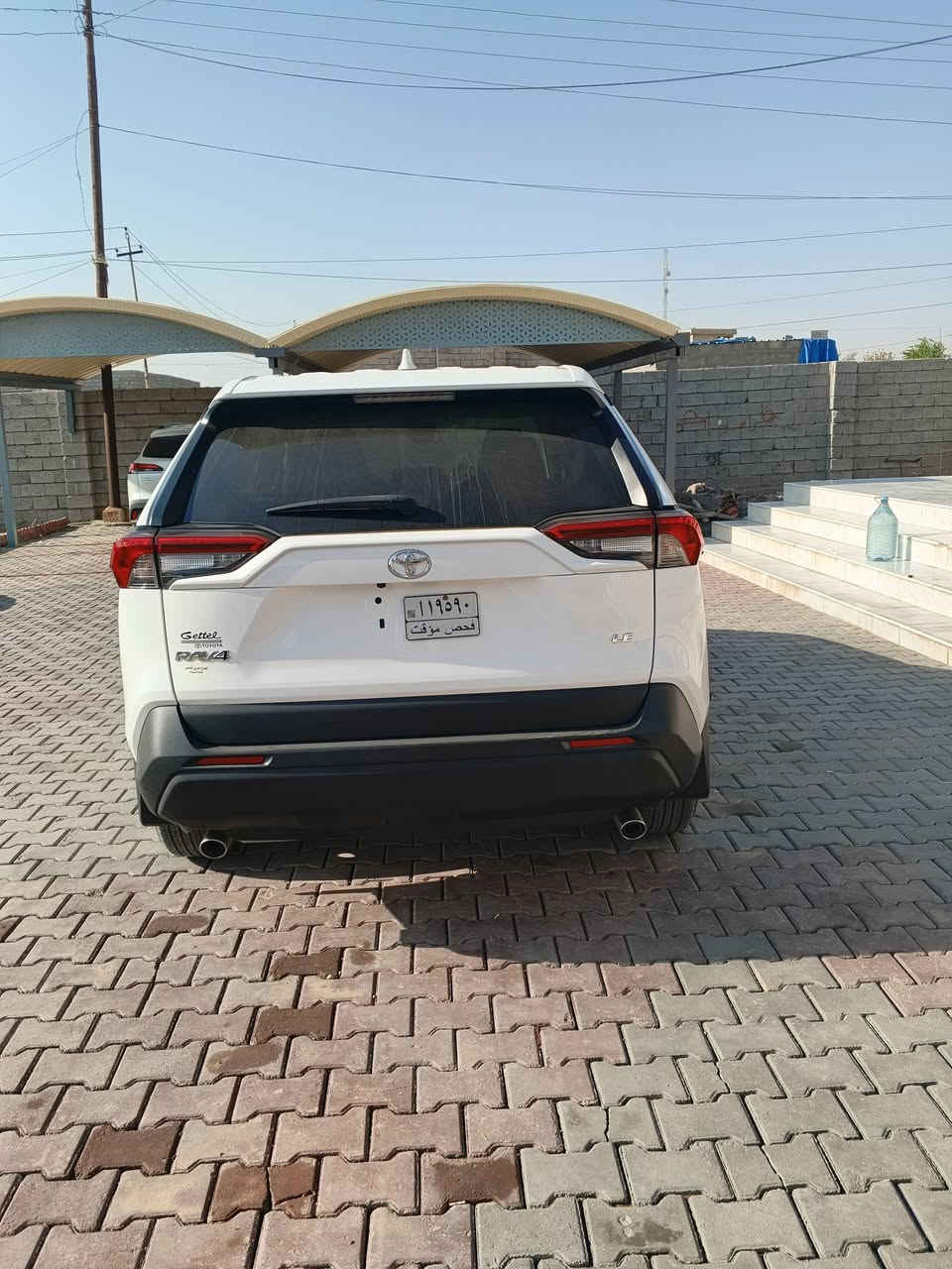 السلام عليكم
راف فور 
لون ابيض
مواصفات LE
سويچ 
السعر 220
وبيها مجال 
يرهم مقدمه زينه
الضرر غرق تعمل وتسير 
السيارة جاهزة 
محرك گير شرط كهربائيات كلها شغاله
 ماشيه 11الف
منفيس بأسمي 
المكان الزاب قرية اصبيح

للاستفسار الاتصال على***********
