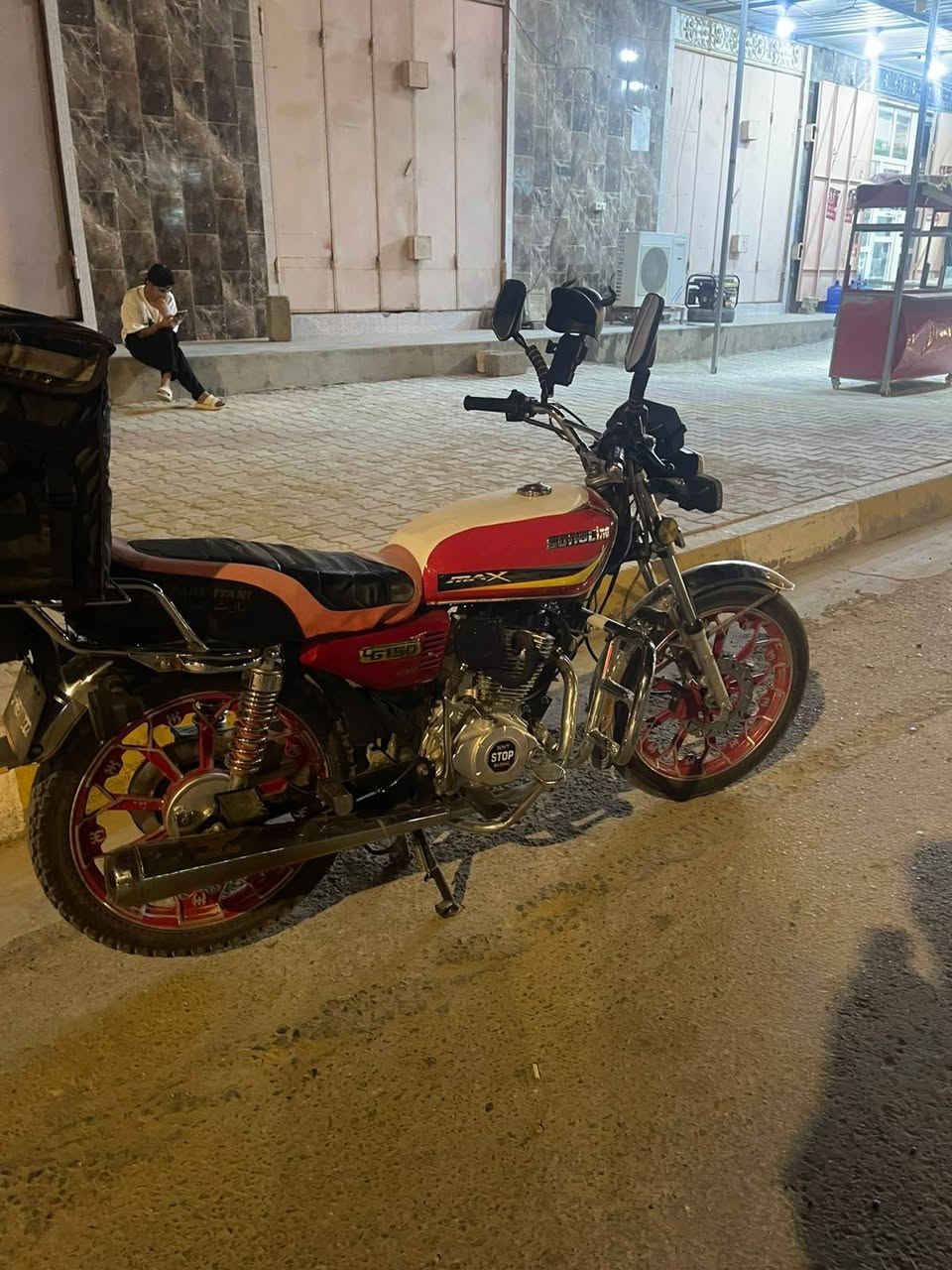 ماطور ايراني 24 مناقصه شي سعر 750بي مجال  اذا اكو مراوس اراوس عادي  الاتصال***********

