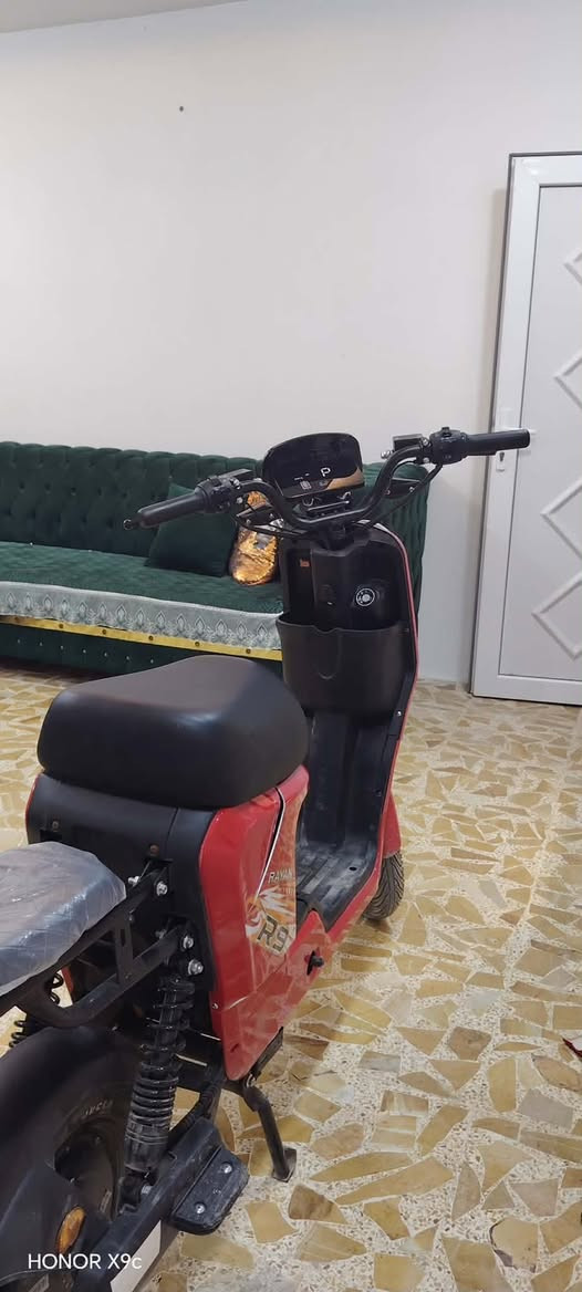 السلام عليكم للبيع ماطور شحن r9 نوعيه ريان حجم البطاريات 5 الملف 1500مستعل سبوع فقط جديد للتواصل هذا رقمي ***********

نص مكتوب في الصور:
- HONOR X9c
