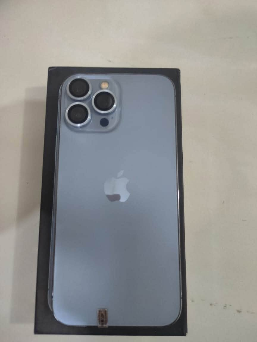 سلام عليكم ورحمة الله وبركاته
ايفون 13 pro max 
نضافته 100‎%‎ 
مبدل بطاريه اصليه مال تفصيخ 
موجوده كامل ملاحقته وياه 
مراوس بs23 
اليريده يتفضل خاص او للتواصل 
الرقم ***********
